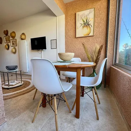 Apartment Loft En Bord De Aux Salins A Hyères